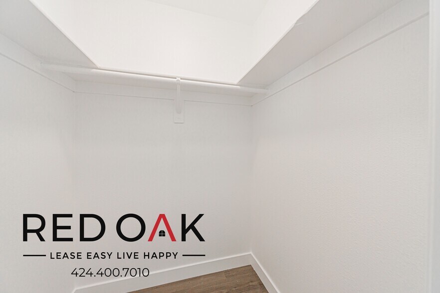 Building Photo - 619 N Kingsley Dr