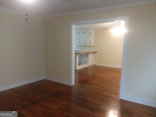 Building Photo - 101 Turner St