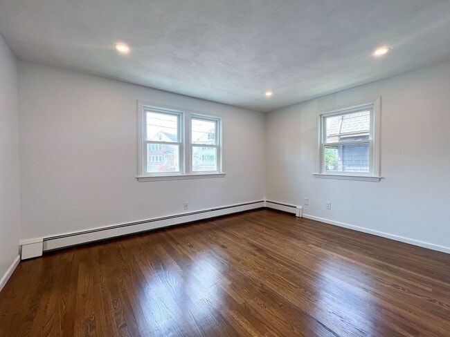 Building Photo - 22 Chandler St