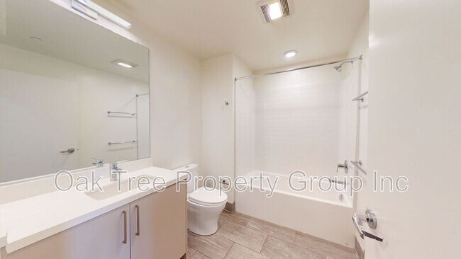 Building Photo - 532 Union St