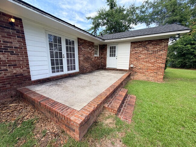 Building Photo - 3 Bedroom/2 Bath Home in Valdosta