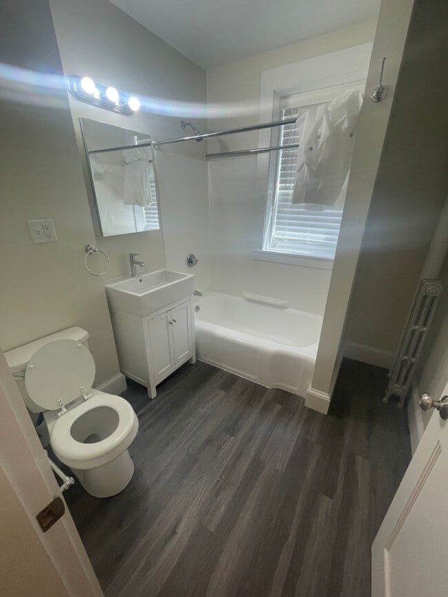 Building Photo - 9/1 No Fee! Spilt-style 3BR on Beacon St near Wash Sq/Coolidge