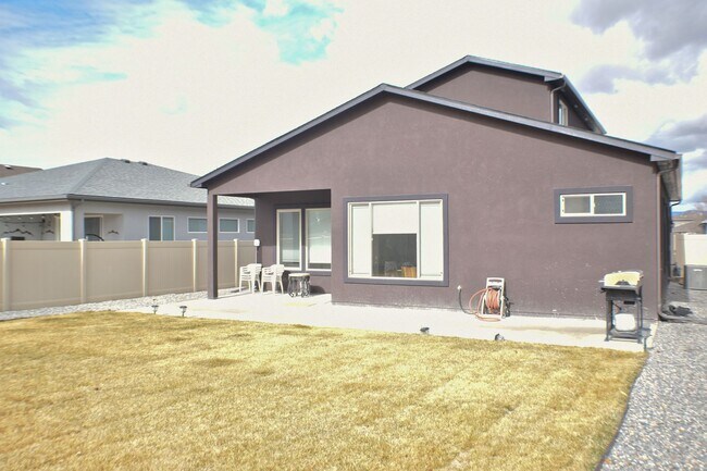 Building Photo - 2469 Apex Ave