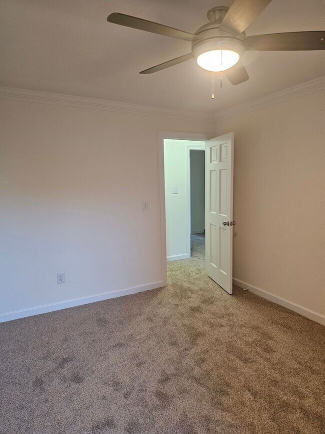 Building Photo - 304 Boerum Ct