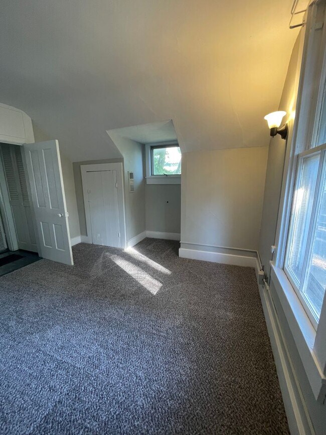 Building Photo - RENT SPECIAL: HALF OFF THE DEPOSIT IF LEAS...