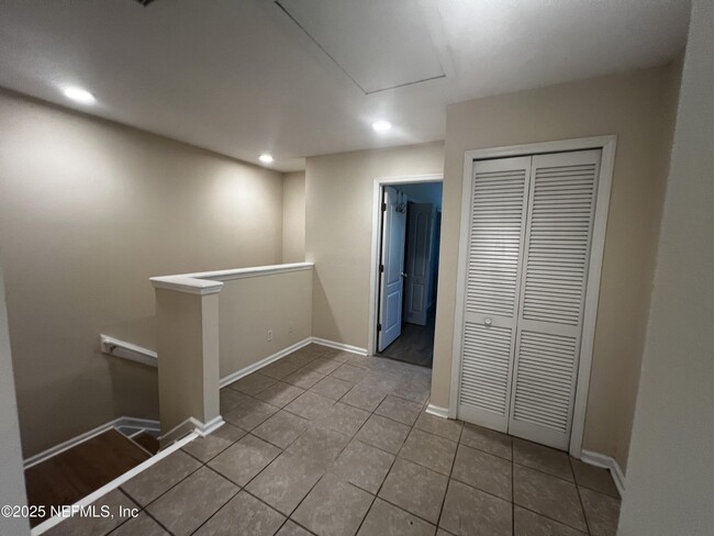 Building Photo - 1831 Biscayne Bay Cir