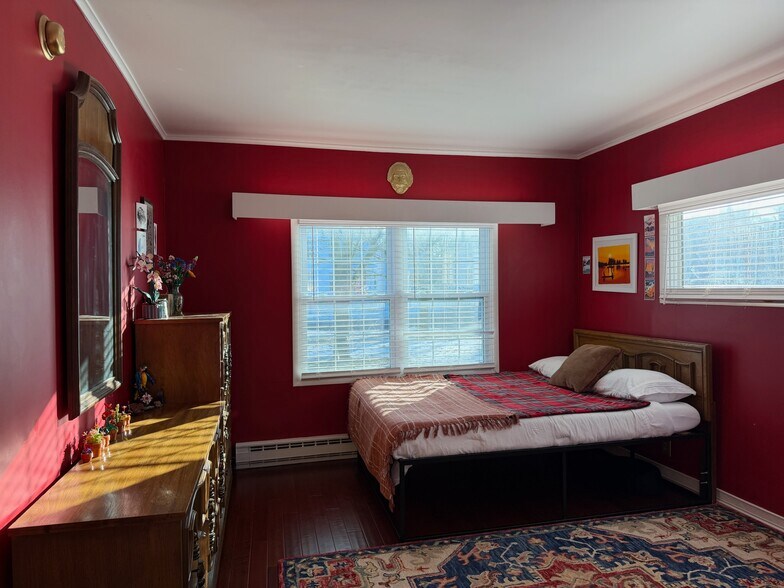 Building Photo - 9 Elizabeth St