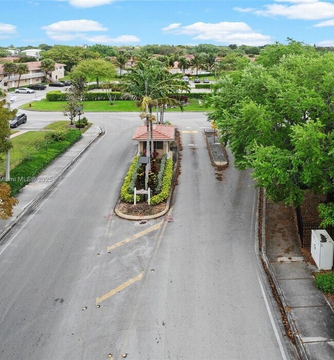 Building Photo - Beautiful 2/2 Unit at Lakewood Village at Coral Springs