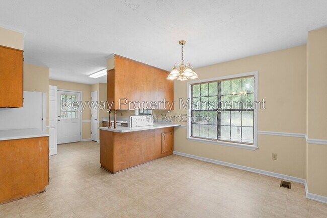 Building Photo - 3638 Karleen Rd