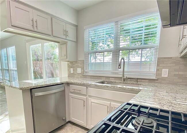 Primary Photo - 1402 Hyridge Cir