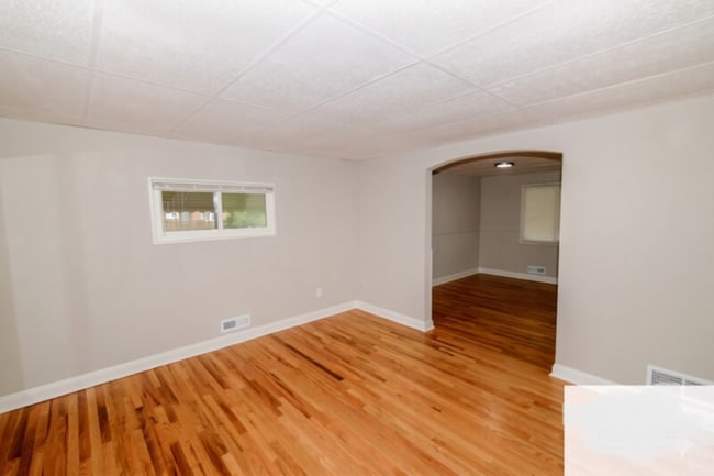 Building Photo - 3 Bedroom Semi-Detached
