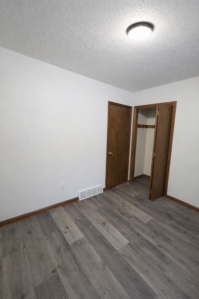 Building Photo - 710 Genrich St