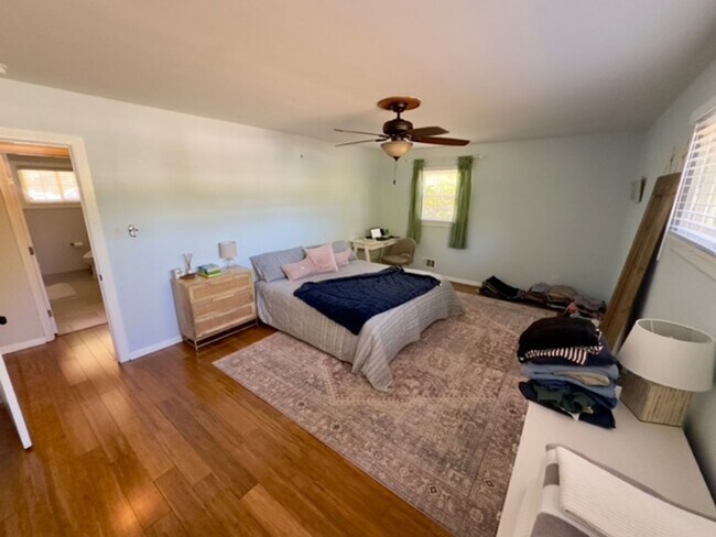 Building Photo - Single Family beauty in Greenville Sound