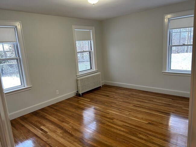 Building Photo - 20-22 Randall Avenue Unit 1