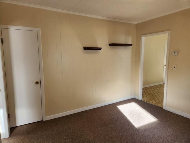 Building Photo - 203 Sweet Ave