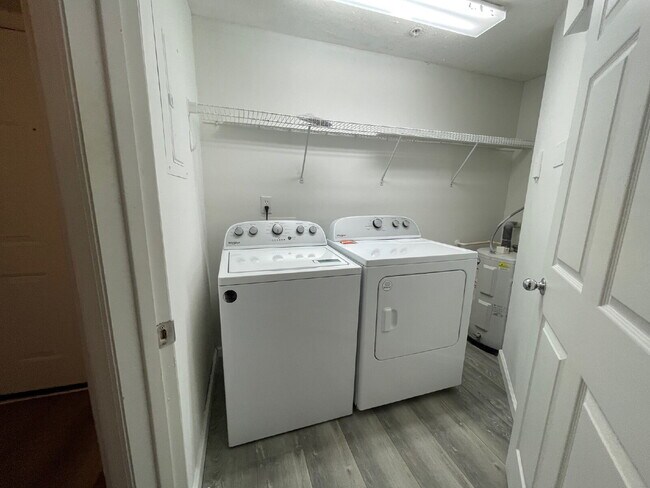 Building Photo - 2 BR / 2 BA Las Palmas Condo!