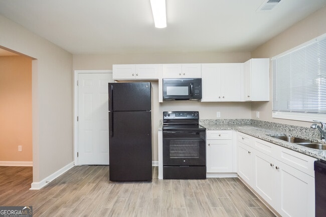Building Photo - 1534 Flicker Rd