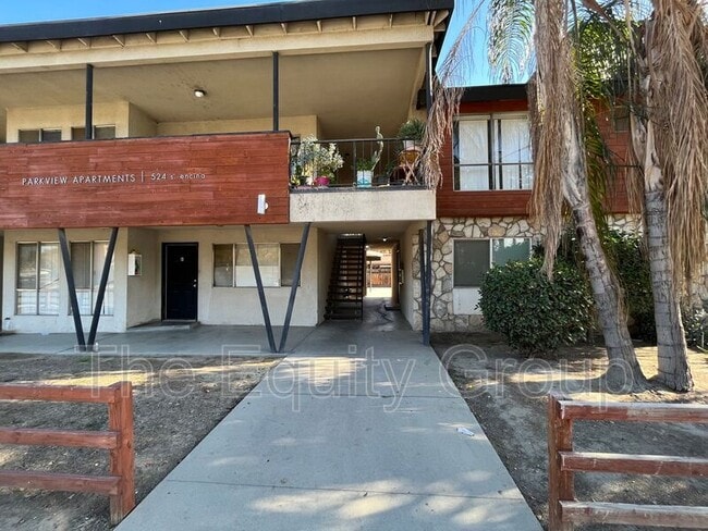 Primary Photo - 524 S Encina St