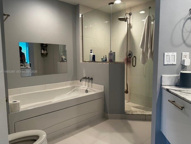 Building Photo - 500 Brickell Ave