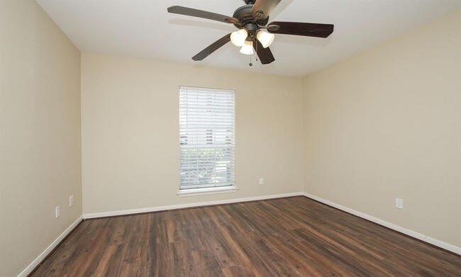 Building Photo - 2120 El Paseo St