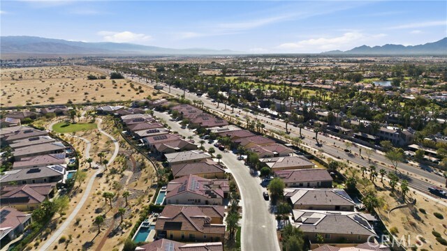 Building Photo - 61 Cabernet