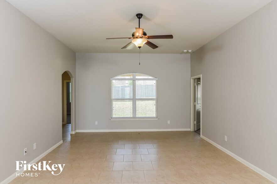 Building Photo - 12708 Shoreline Dr