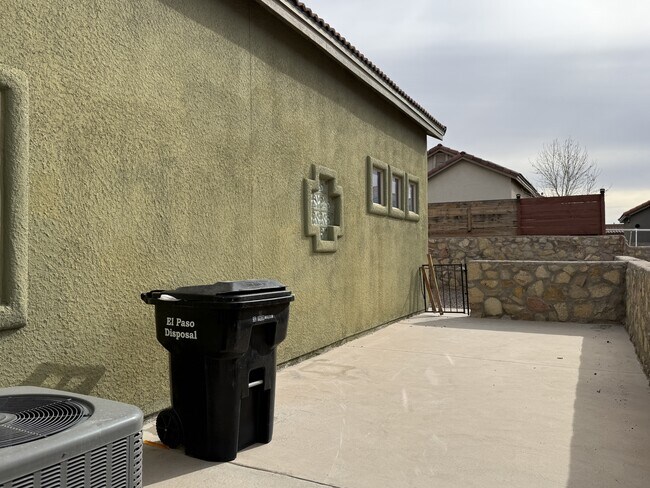 Building Photo - 13136 Freshford