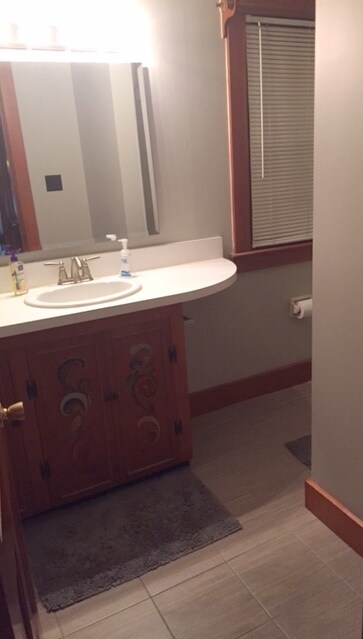 Building Photo - 117 E Sycamore St