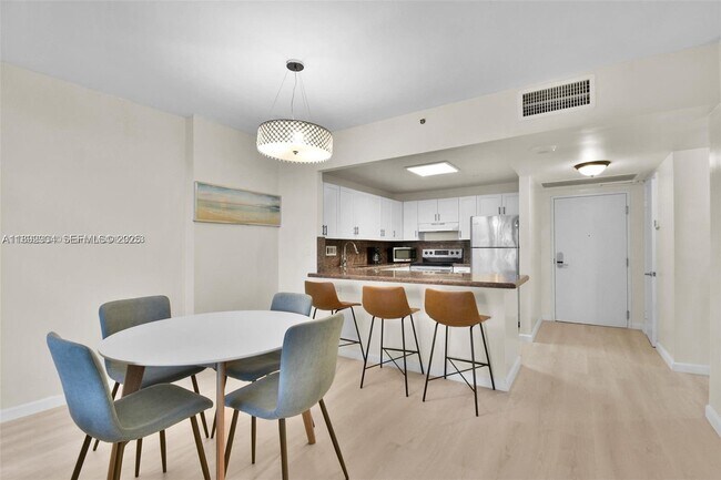 Building Photo - 2301 Collins Ave