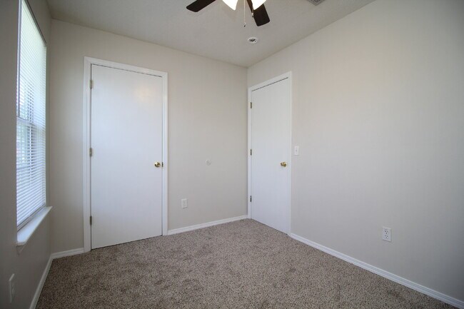 Building Photo - Southwest Pensacola Living at Its Best — 3BR Patio Home in Bay Pine Villas with Open Concept Feel...