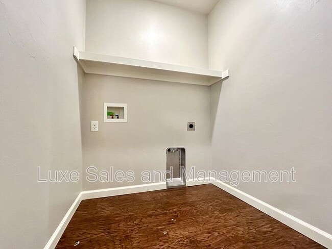 Building Photo - 11508 N Lincoln Blvd