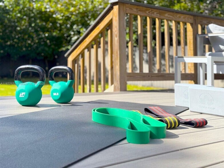 Building Photo - 130 SW 25th Rd