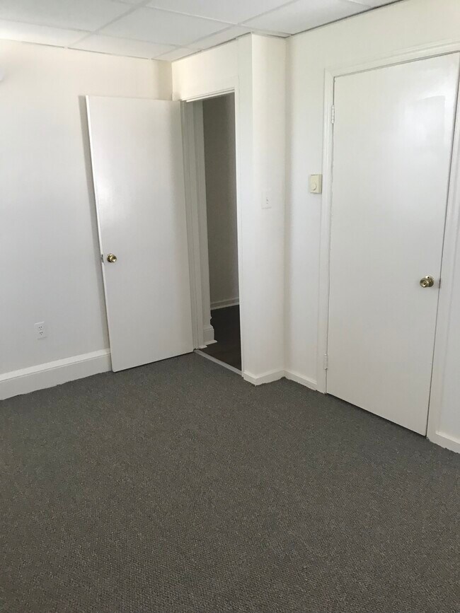 Bed room - 156 Buffalo Ave