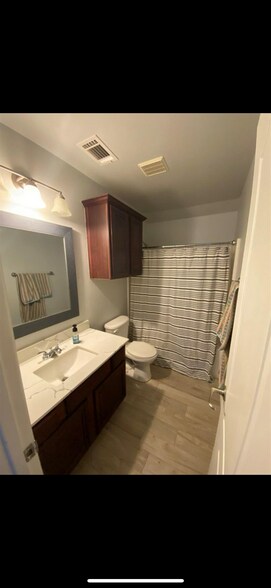 Building Photo - 201 High Meadow Ct