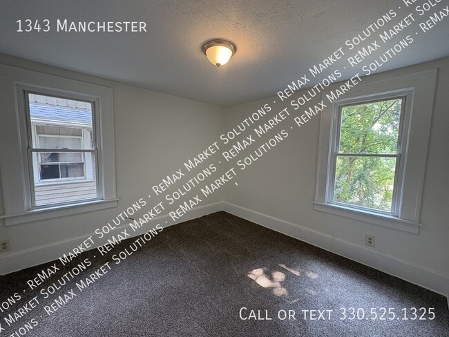 Building Photo - 1343 Manchester-