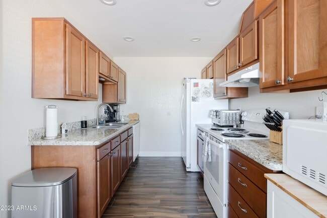 Building Photo - 9625 MOUNTAIN VIEW Rd