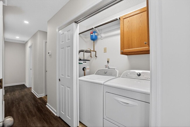 Building Photo - 11530 Tomahawk Trail W