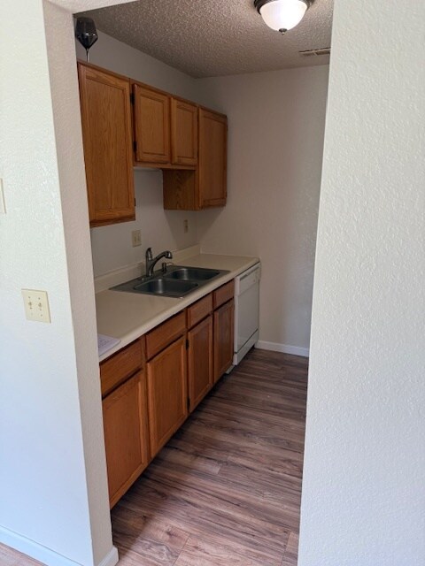 Building Photo - 2103 N Keebler Ave