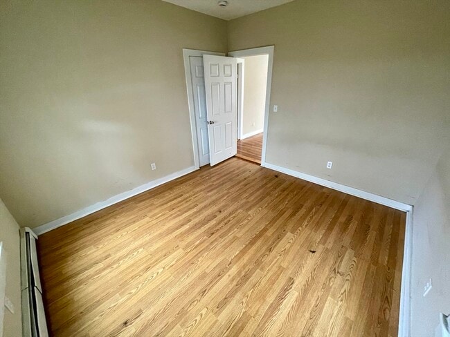 Building Photo - 29 Bicknell St