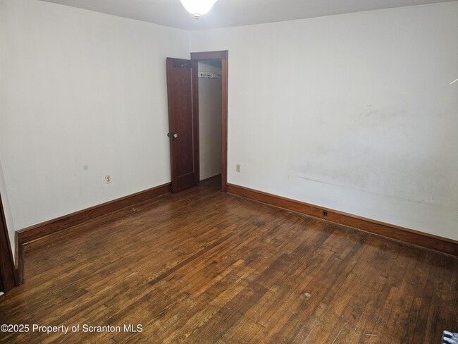 Building Photo - 532 Alder St