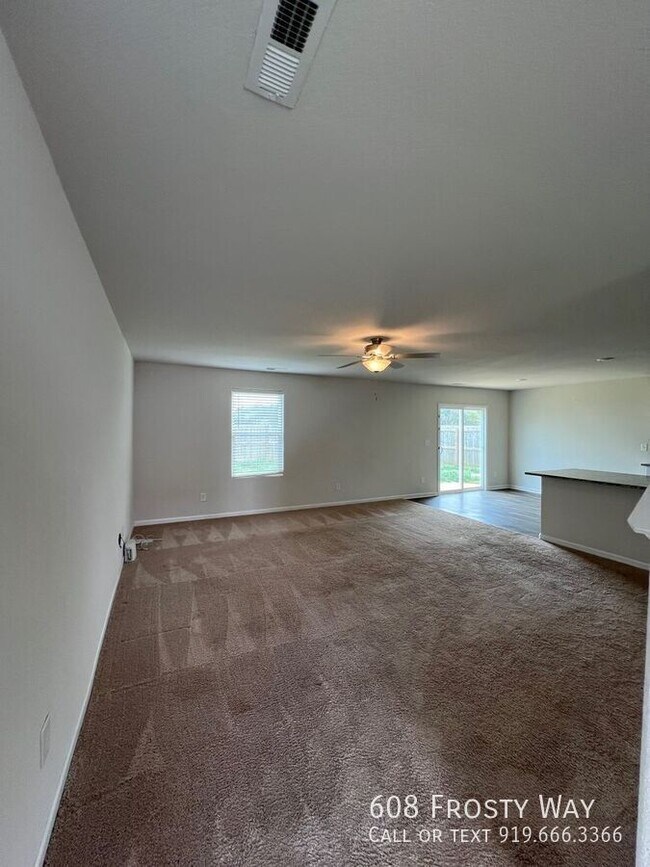 Building Photo - 608 Frosty Way