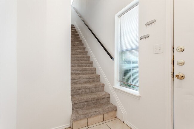 Building Photo - 4717 Virginia Ave