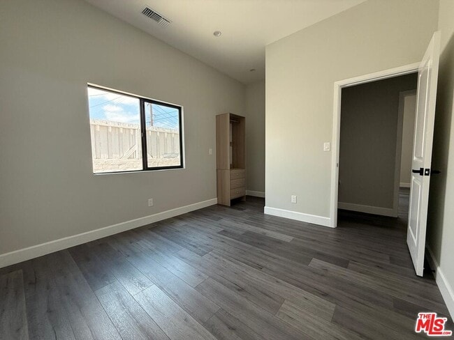 Building Photo - 6224 Bakman Ave