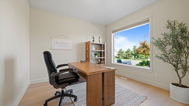 Building Photo - 8731 W Skagit Ave