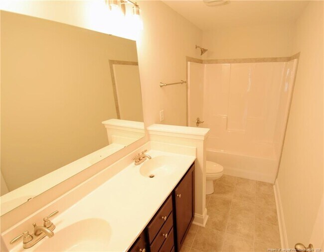 Building Photo - 138 Cromwell Ct