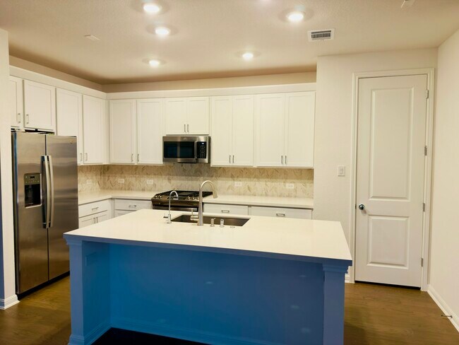 Building Photo - 113 Anejo Blf Ct