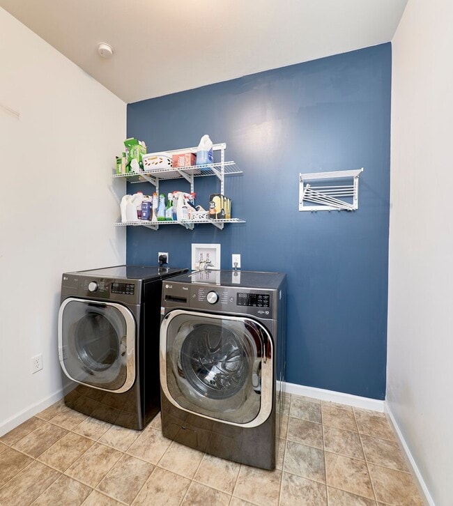 Building Photo - Executive Lease Opportunity - 4 Bed 3 Bath