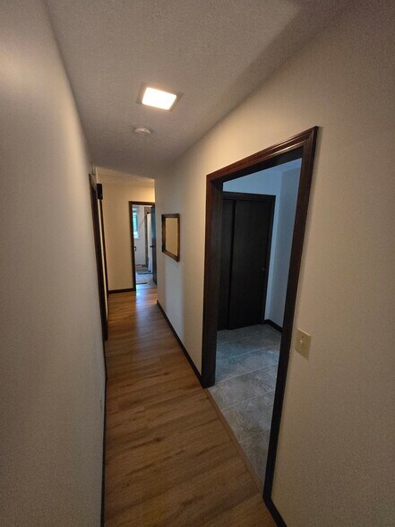 Building Photo - 1632 S Sycamore Ct