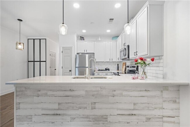 Building Photo - 4940 Parke Brook Dr