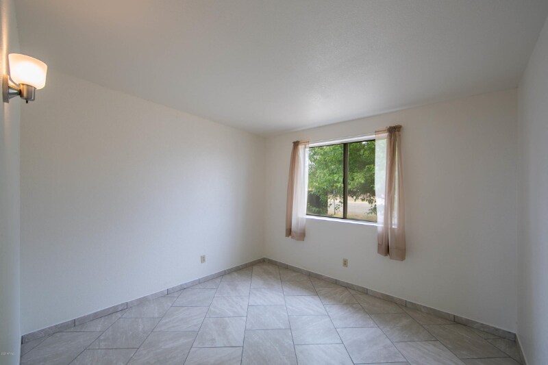 Building Photo - 410 3rd St